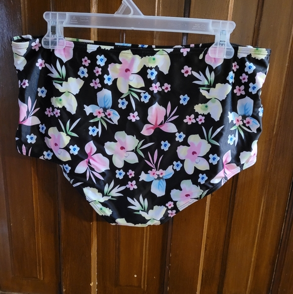 NWOT Women's swim boy shorts - Picture 2 of 3